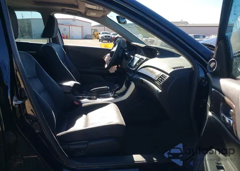 2017 Honda Accord Ex z USA, uszkodzony, nr VIN 1HGCR2F74HA159601